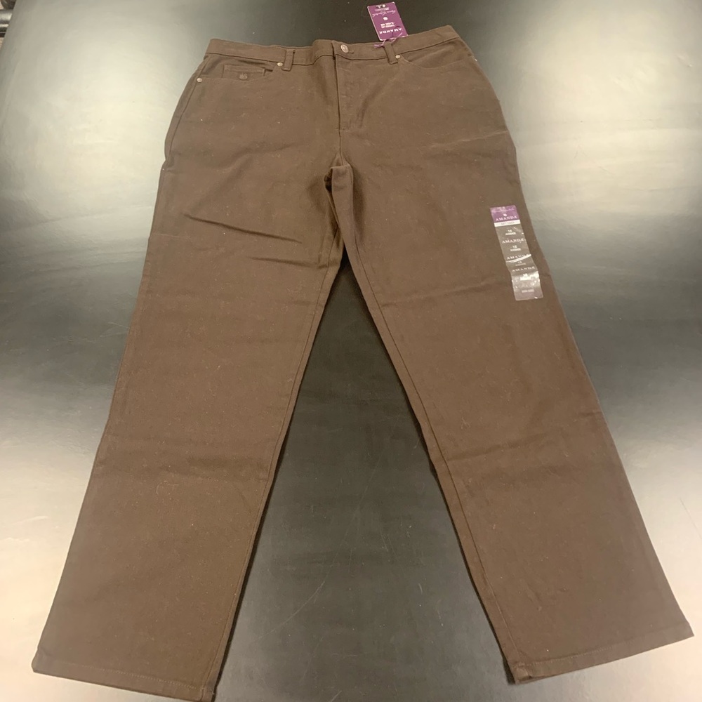 NWT Gloria Vanderbilt Brown Jeans- Size 18